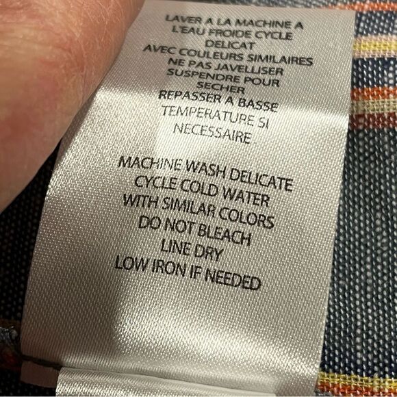 V-neck striped tank top with fake button closure - Picture 9 of 12